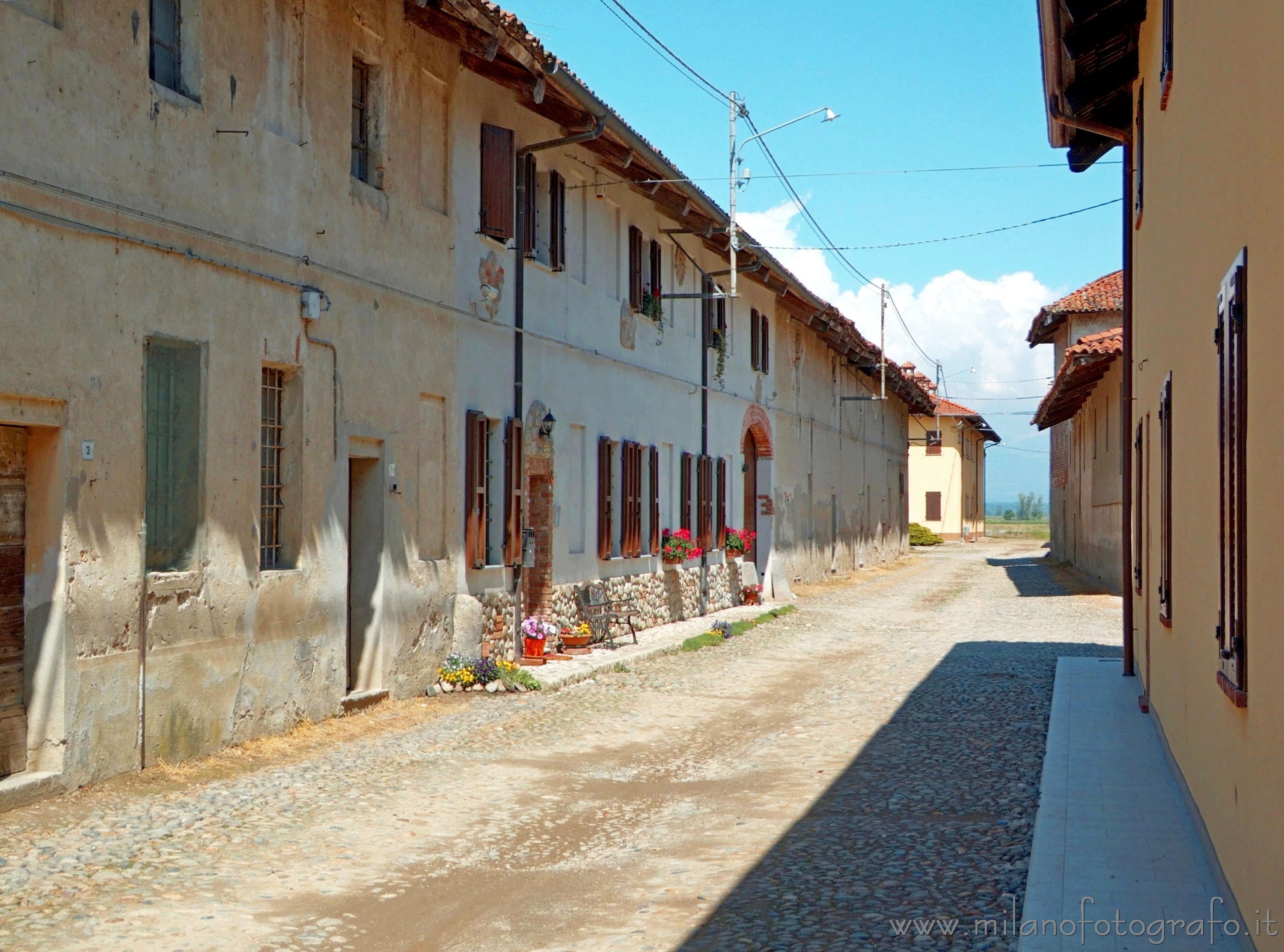 San Damiano frazione Carisio (Vercelli) - Strada del paese